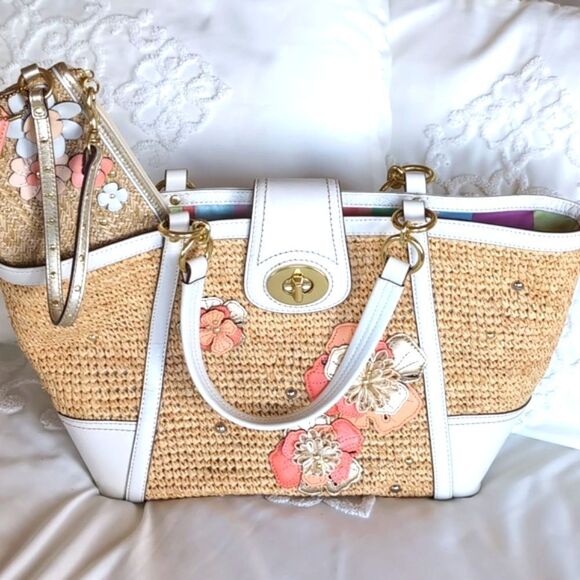 Coach Hamptons Straw Floral Applique Weekender Tote Coral/White & Wristlet NWT - Picture 13 of 17